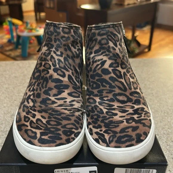 EUC Naturalizer Miranda Brown Cheetah Print side-zip bootie sneakers. Size 8.5M. - Picture 3 of 9